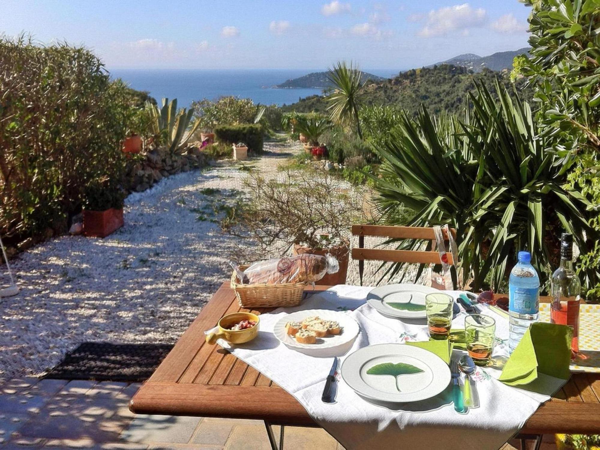 Pretty Tiny House With Sea View, Le Lavandou Esterno foto