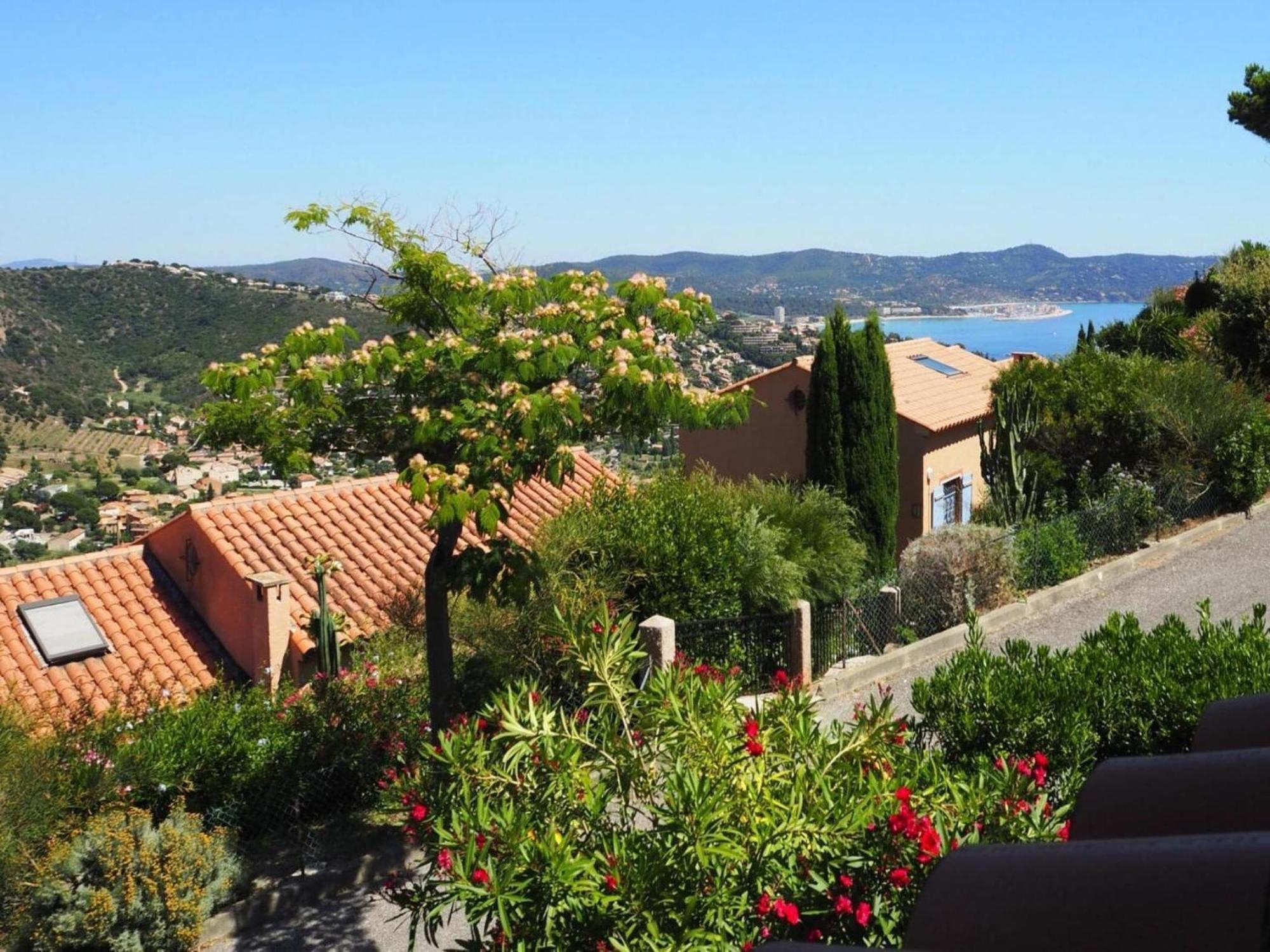 Pretty Tiny House With Sea View, Le Lavandou Esterno foto